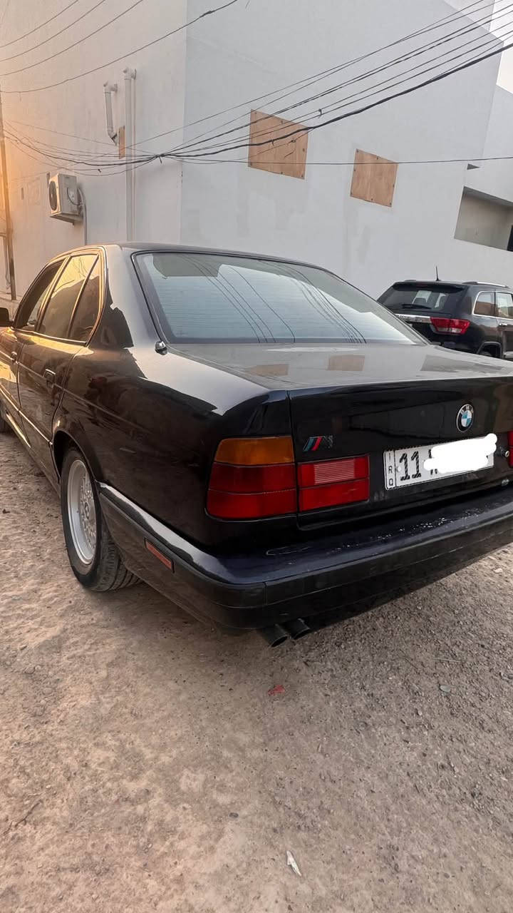 سلام عليكم/مكلف بالنشر  525 مسكر فانوس موديل 95  رقم بغداد دولي گير و مكينة وصدر شرط تخم تاير جديد و تبريد شغال ونضام قفل اكسل وكروز سرعة سكليتر كهرباء كشنات جلد السيارة كاملة مابيها اي نقص مصبوغة للجمالية ما عدا القمارة السعر 75$ /***********
