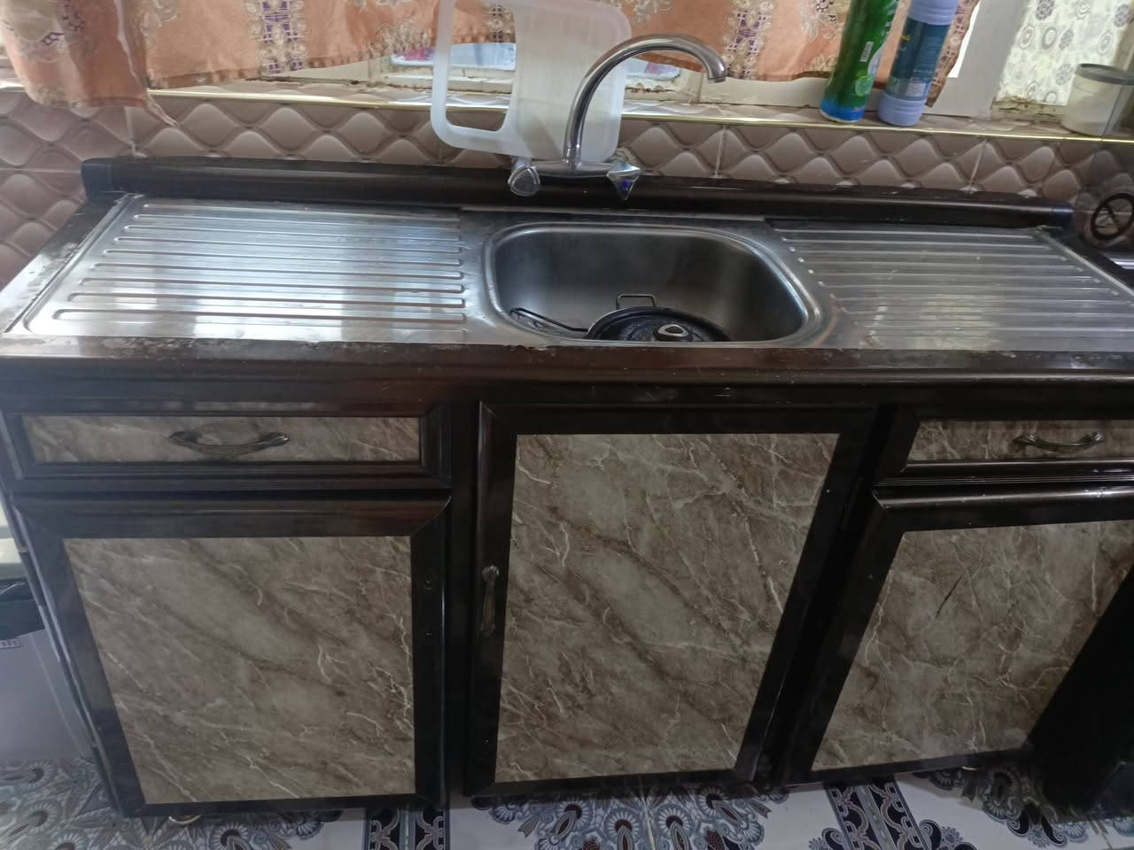 كاونتر ثلاث قطع للبيع  او مراوس جديد استخدام قليل جداً السنك مامستخدم +سنك.. السعر والتفاصيل خاص او الاتصال على الرقم ***********
