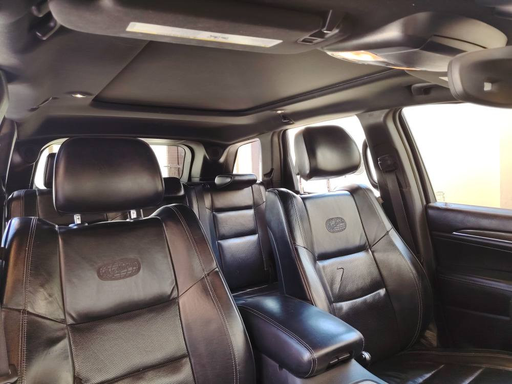 Jeep Grand Cherokee overland 2017
جيب گراند شيروكي اوڤرلاند 2017 
فول مواصفات وارد امريكي:

سقف بانوراما. 
جكات للتحكم بارتفاع السيارة. 
نظام اطفاء ذاتي عند التوقف. 
نظام توقف ذاتي عند الرجوع للخلف. 
شفتات استيرن. 
فور ويل  5 وضعيات قيادة. 
مري جانبية شفط
لايت زنون 
تشغيل عن بعد 
صندوك كهربائي
كشنات امامية كهرباء و خزن و تدفئة و تبريد والخلف فقط تدفئة. 
رقم سليمانية 
 جديدة ورقم جديد. 
السعر 220 
للإتصال
***********
*********** تكريت, صلاح الدين
