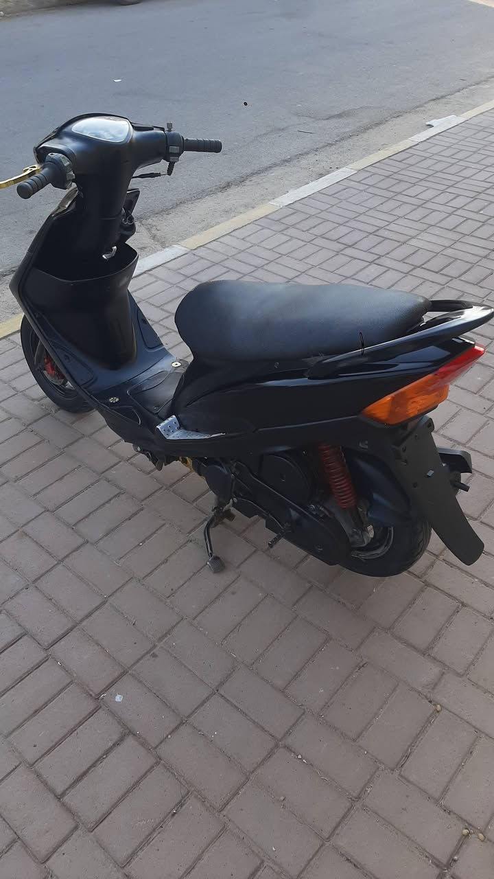 للبيع دراجه ماكس عدله  السعر خاص العنوان تكريت الزهور هاتف ***********
