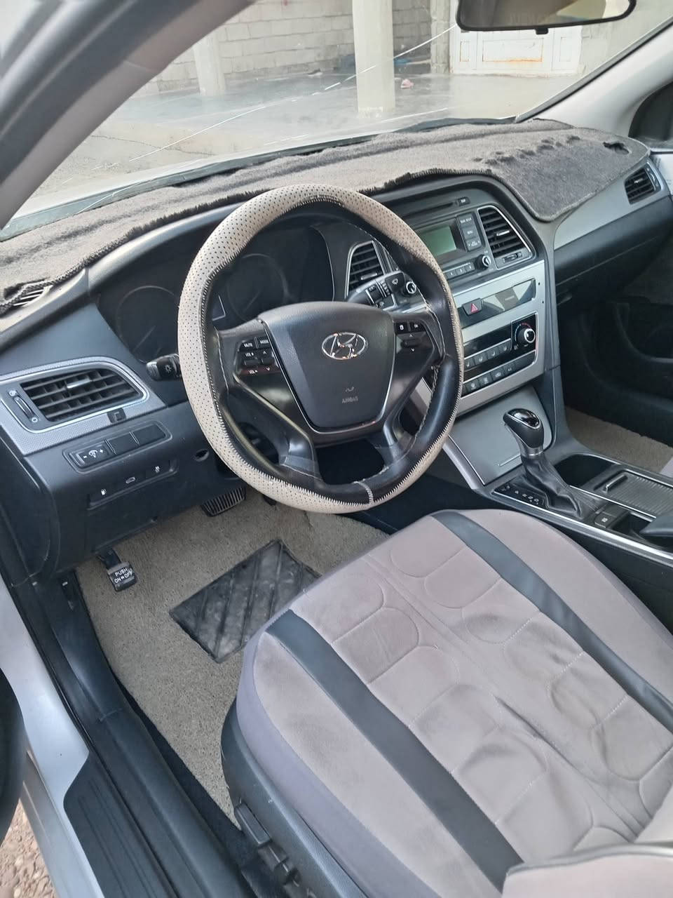 سلام عليكم
سوناتا للبيع موديل 2017 محرك 2000
وارد كوري رقم بغداد بسمي بيه حادث بالجاملغ الخلفي الصفحة اليسرة السعر 115وبيه مجال تفاصيل اكثر خاص او الاتصال مكاني بغداد التاجي 
رقم الهاتف *********** واتساب
***********
