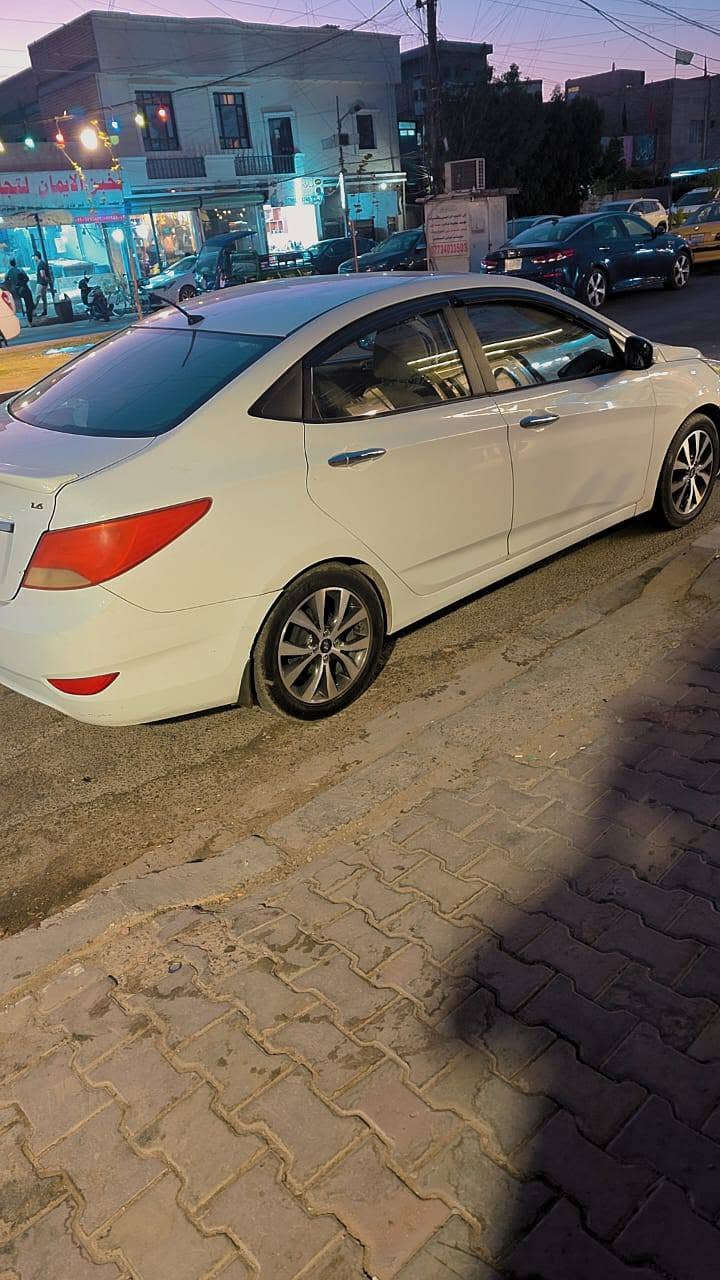 اكسنت
2016 وارد خليجي 
بلو محرك 1600 دوش 
مواصفات 
فتحه 
اشاير بلمري 
تحكم ستيرين جهتين 

لايت زينون عالي وناصي 

السيارة نضيفه 
شرط كير ومحرك مكفولات حدادية جديده تخم تأير جديد 

مكان السيارة بغداد الكرخ 

***********
