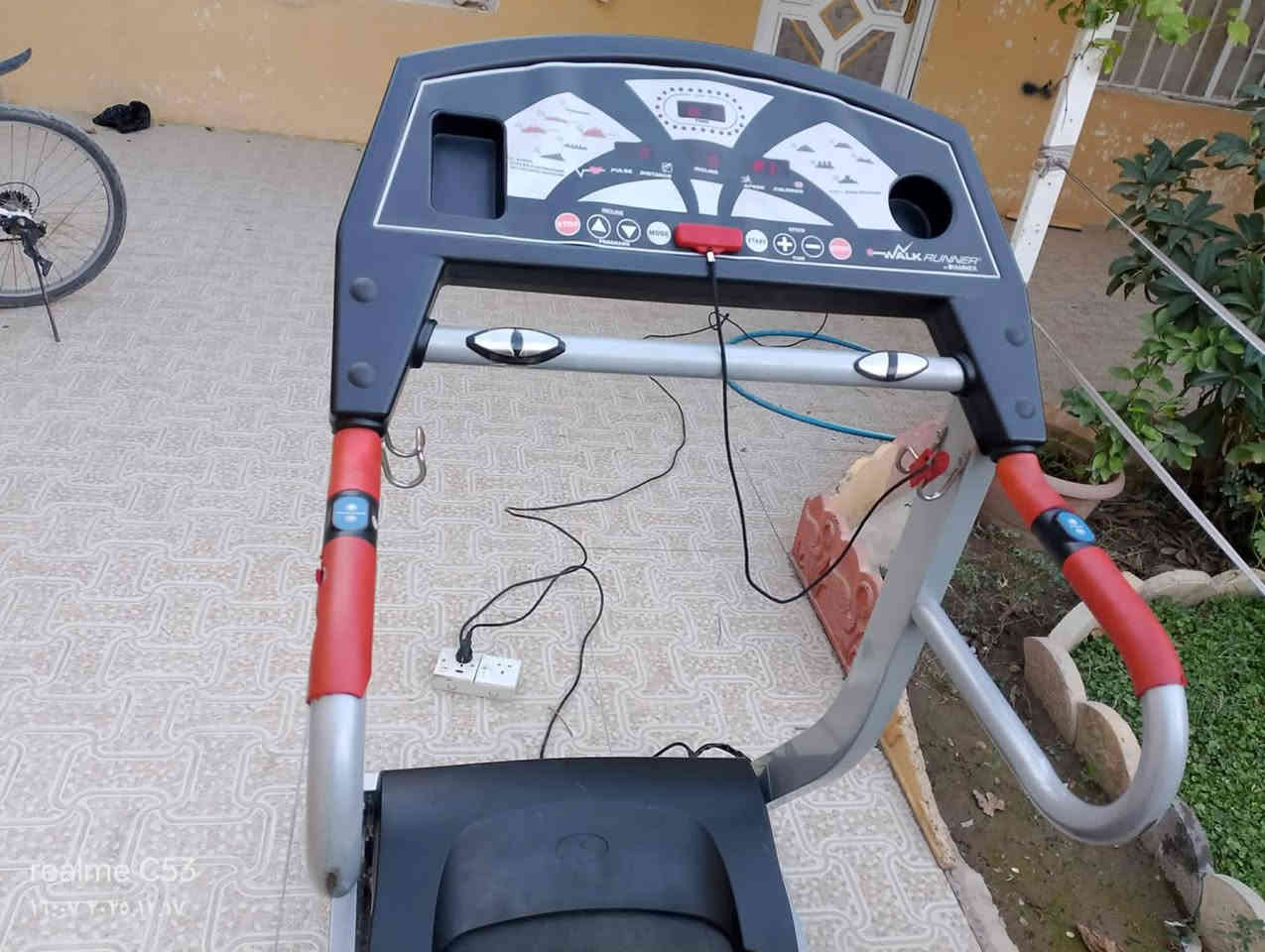 للبيع العنوان موصل حي المنصور تواصل ع رقم 
*********** 
***********
