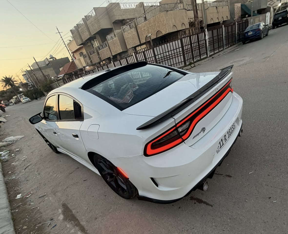 جارجر 2016 امريكيه رقم بغداد باسمي SXT فول عده الفتحه محدث Srt
حادث جاملغ وبنيد بدون شواصي وبل عراق صار بيه صبغ باب 
ماشيه 85 محرك كير مكفوله سياره جديده ما بيه نواقص 
مكانه بغداد. الكرخ السعر174
***********
