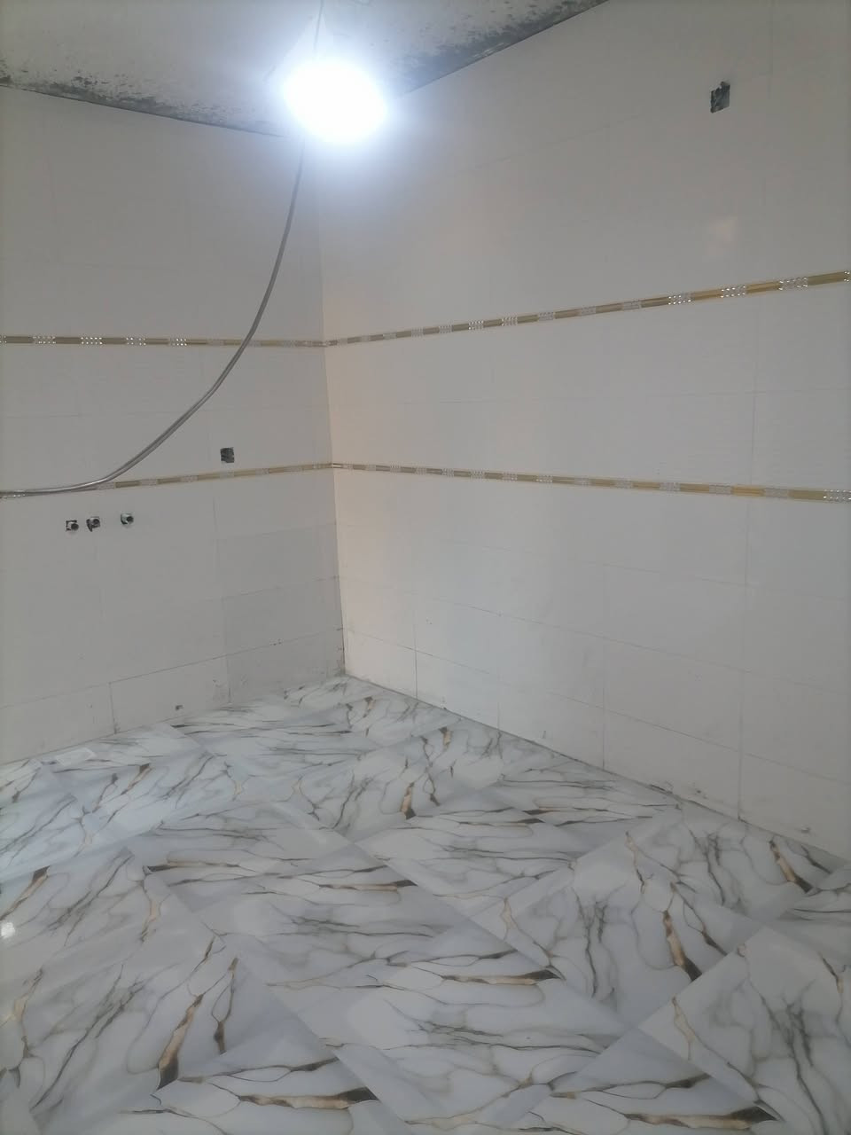 سلام عمل أرضية بورسلين ***********
