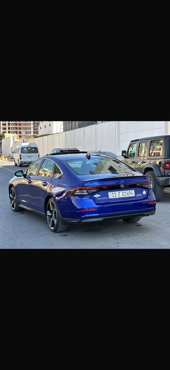 � للبيع —هوندا اكورد هايبرد
الموديل :2023.

سبورت فول مواصفات 

 الموقع: بغداد – حي الجامعة

الموديل: 2023

⏱️ المسافة المقطوعة: فقط 13,000ميل

⚙️ الفئة: Sport – فول مواصفات

 الحالة: ممتازة جدًا، استخدام خفيف ونظيف من الداخل والخارج

 المواصفات البارزة:
محرك قوي واقتصادي
tشاشة وسطية لمس حديثة
نظام تشغيل ذكي (زر تشغيل – بصمة)

كاميرات 360° وحساسات أمامية وخلفية
فتحة سقف – جناح خلفي رياضي

 السعر المطلوب: 177 بيها مجال بسيط\
 للتواصل:
***********او ***********
