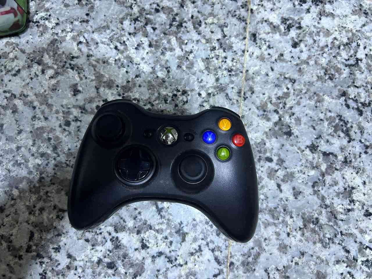 ‏السلام عليكم Xbox 360 مهكر للبيع الجهاز باله جدا نظيف كان مضموم لك ستيكر ￼ واستخدام قليل الجهاز يأتي مع 30 لعبة ومن أقوى الألعاب التخديم والأول اونلاين والحياة الواقعية مثل ‏￼
🔶كلف ديوتي جزء 1,2,3
🔶و جي تي اي 5مهكر
🔶و فيفا2025
🔶وبيس 2024
🔶و فورزا هورايزن مهكر
‏🔶وكل الألعاب الذي ذكرتها مهكرة والألعاب اللي بالكم موجودة ال Xbox يأتي بذاكر 256 مع اثنين جوزستك و قرص سيارات سباق  هدية معه ￼ ويأتي مع  غلاف بي بي اف حماية من جلخات ومعه محولة اصلية  ومعه كل ملحقات وكل هذا بالسعر 125 الف وبي مجال لل طيبين ✈️✈️

‏للاستفسار على هذا الرقم ￼￼ *********** 
‏مكاني بابل موجود توصيل لجميع المحافظات ￼￼
