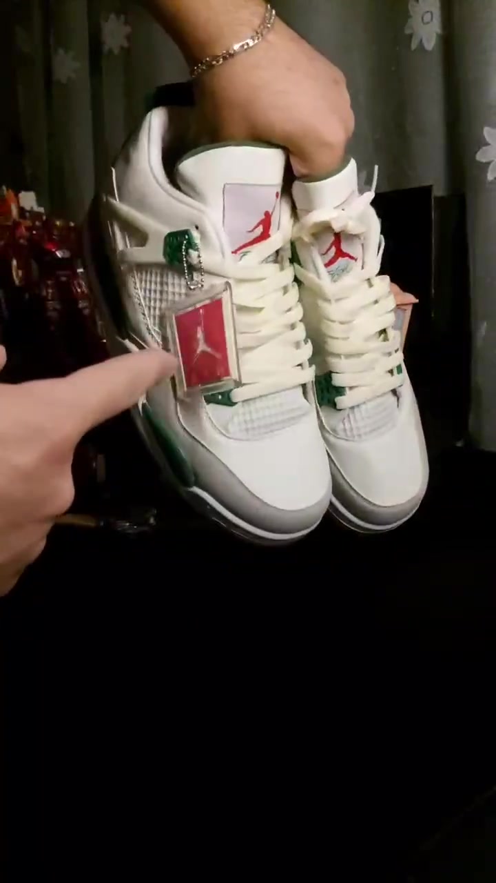 Nike Air Jordan 4 X Nike SB
قياس 42   اصلي اوربي  من  بضاعتي  شرط الفحص  امام المندوب فيتنامي اصلي يوجود 
توصيل جميع المحافضات


**إذا كنت صاحب هذا الإعلان وتريد حذفه لأي سبب، رجاءا أرسل رسالة إلى الدعم الفني**