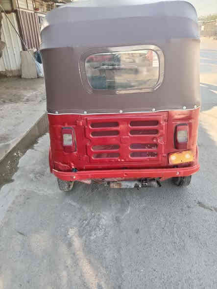 السلام عليكم تكتك باجاج اوراق كامله موديل 17 جادر جديد مكينه 20 ناعمه تخم بانزات جدد 
دبلات جديد دمام ومسجل جدد باتري جديد السعر 3300 مكاني بغداد البياع تواصل ***********
