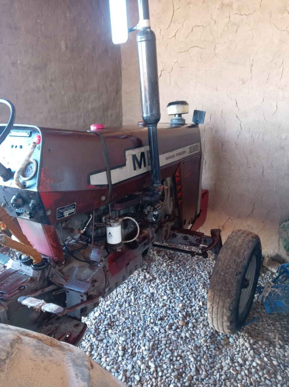 للبيع تركترفوركسن انكليزي ٢٩٠ نضيف لاصرف لابخار المكان الحويجه الاستفسار اتصل *********** واتساب موجود
