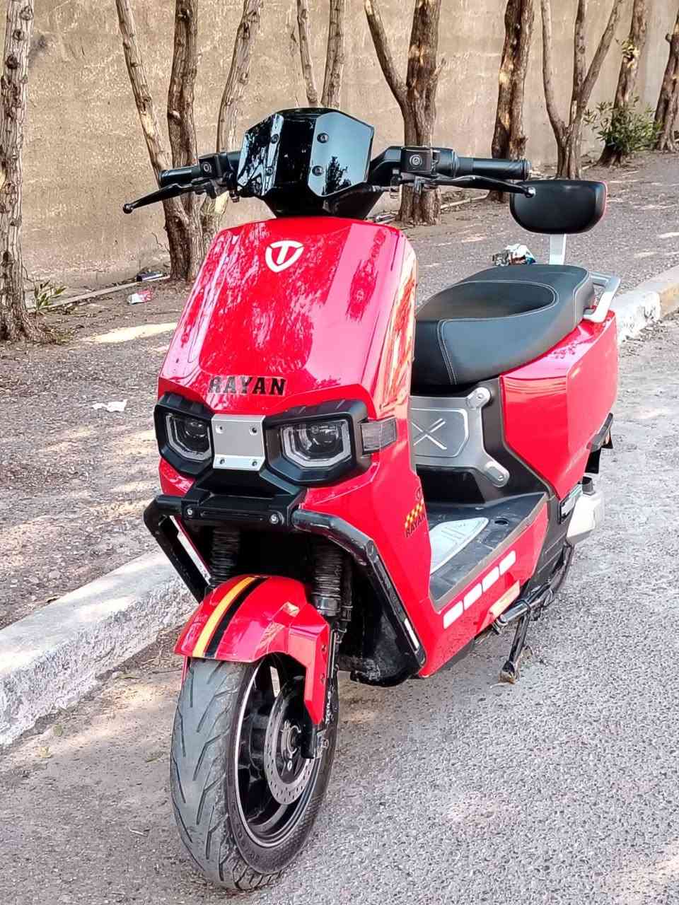 السلام عليكم
دراجة ريان وحش الكون موديل 2025 
6 بطاريات مسطرة 38 امبير دراجة نضيفر وصل الشراء موجود بشهر 7 مواصفات معروفة مثبت سرعة 
و P باركنك و R ترجع عل بگ مرايات موجودة
 و غراضهة كاملة كتلوك و ملسقات و شاحنة 
 اصلية سرعتهة 75 حقيقي « سعر 850 » 
مكاني بغداد حي العامل ***********
