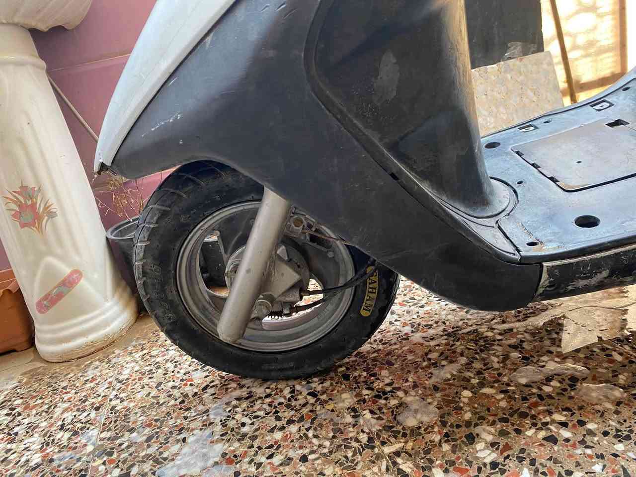 سلام عليكم دراجة بريز للبيع دراجة شغالة بس بيها نقوصات تترتب دراجةابيعها كوم حديد  ريدها اب 200وبيها مجال عنواني بغداد البياع تقاطع الدرويشً رقم الهاتف ***********
