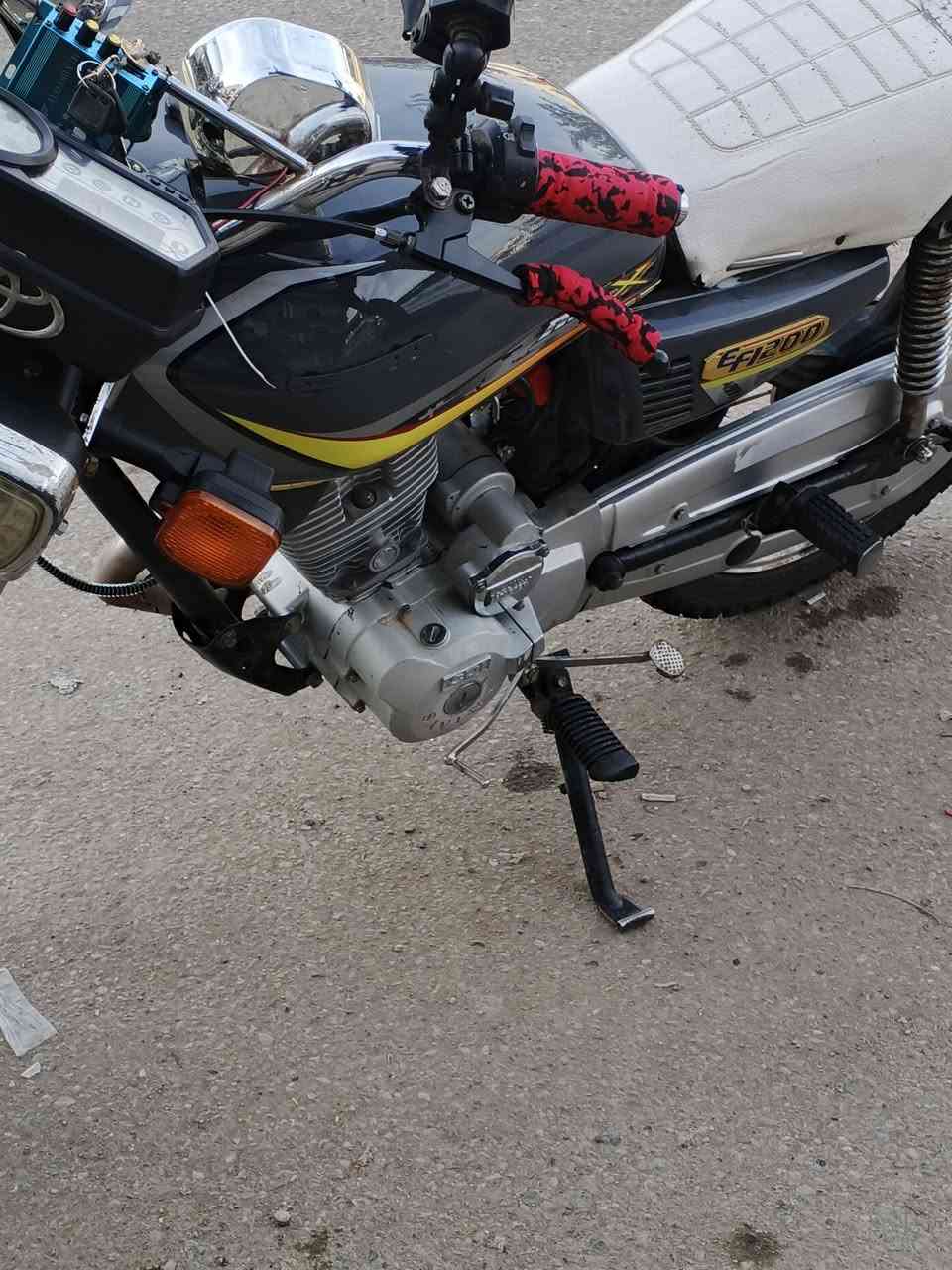 البيع دراجه ايراني سافان خمسه كير مديل 2020الدرجه كلش نضيفه كلشي شغال سلف شغال محرك كبس كلش نضيف 
المكان كركوك 
السعر 425 وبيه مجال 
الرقم *********** أو *********** متواجد واتساب
