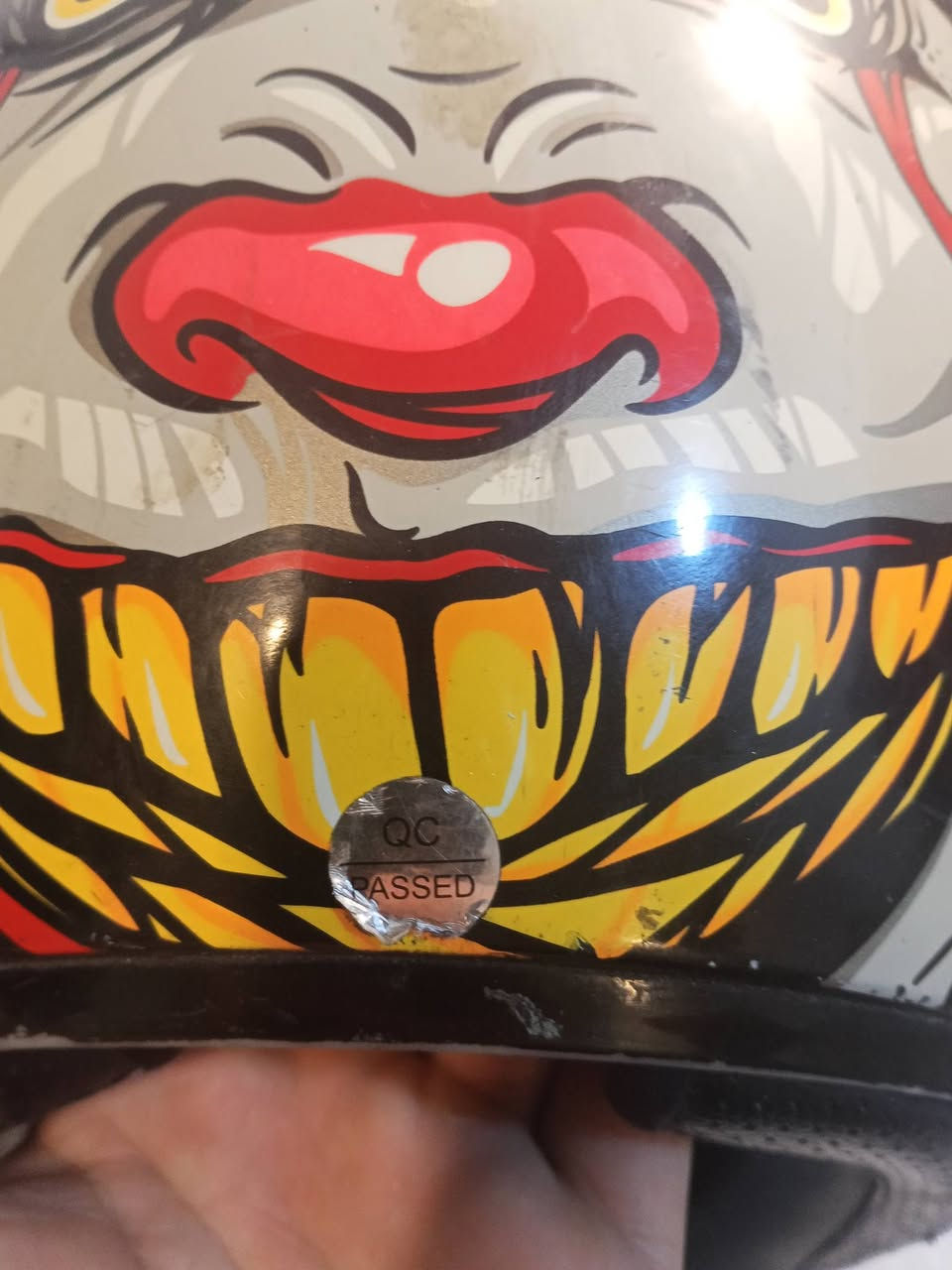 سلام عليكم خوذة اصلية ماركة سعرها 25الف مكاني بغداد حي الجامعة رقم ***********بي واتساب
