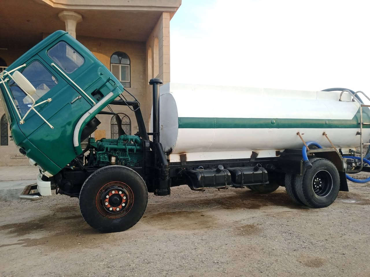 اسلام عليكم نيسان لوري ١٩٨٢ ابلادي على وضع الشركة رقم بغداد إتصال على الرقم ***********
