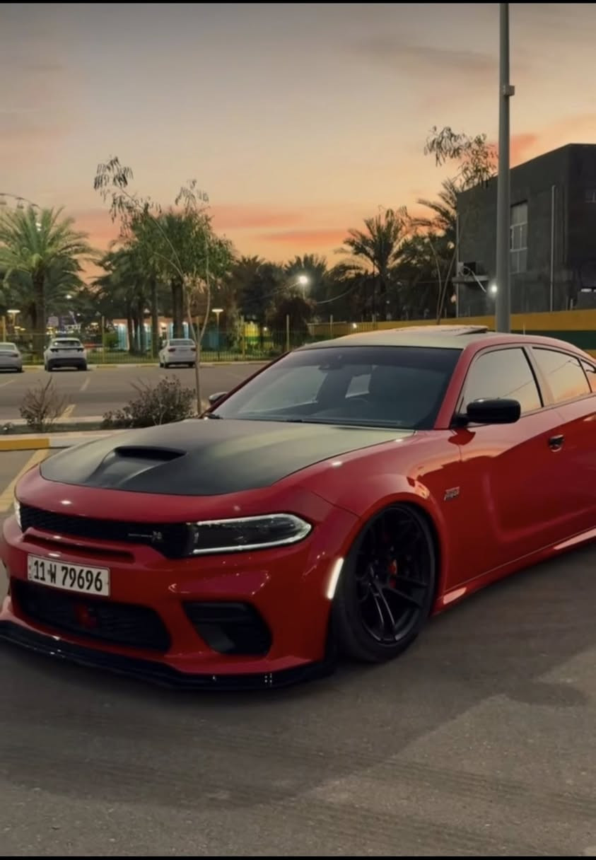 سلام. عليكم 
دوح جارجر موديل 2023 وايد بدي اصدار لخير  محرك 6400  فول  واحد  ع واحد   ماشيه 11 الف   بدون دواخل مكفوله من شاصي  ودواخل
موصفات 
فتحه سقف 
 رادار امامي
رادار جانبي 
داخل احمر 
تبريد كراسي 
سستم صوت هارمن كاردن  
 لايت زنون. 
حساس خلفي 
وكومه مواصفات بعد. سياره رقم بغداد بسمي. حادثها.  باد بس موضح بالصور حادثها كلش خفيف ومن نوادر موجوده بهل لون وجداده.    وصور حادث موجوده بالصور. مكانها بغداد 
***********
