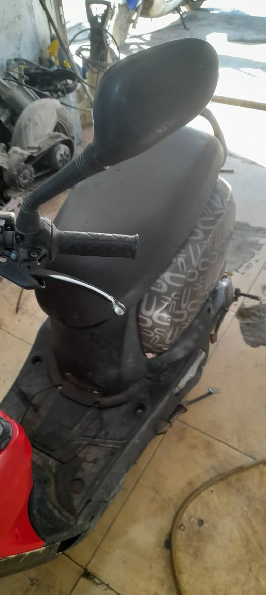 السلام عليكم ماكس بوليس نضيف وكلشي شغال بيه السعر ٤٢٥الف العنوان لامين يم باقر ابو ل***********
