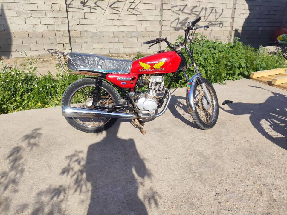 سلام عليكم دراجه ايراني نضيفه مكبنه ناعمه غراض كله جديد كلشي ما ناقصهه مكاني بصره گرمت علي رايدهه300 وبيها مجال قليل رقم***********مكلف بنشر
