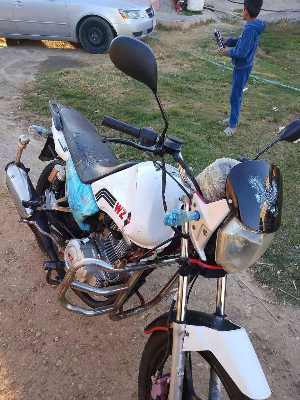 السلام عليكم دراجه سنكي موديل 2020 دراجه نضيفه كهربائيات شغاله محرك لاتنقيص ولا  تبخير أوراق كامله وداخله گمرگ يعني بس ع ترقيم محرك 200 دراجه كامله السعر 800 الاستفسار ***********
