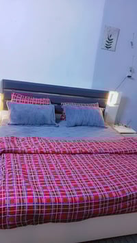 غرفة تركبة • مستعملة • تضرر حديد وخشب