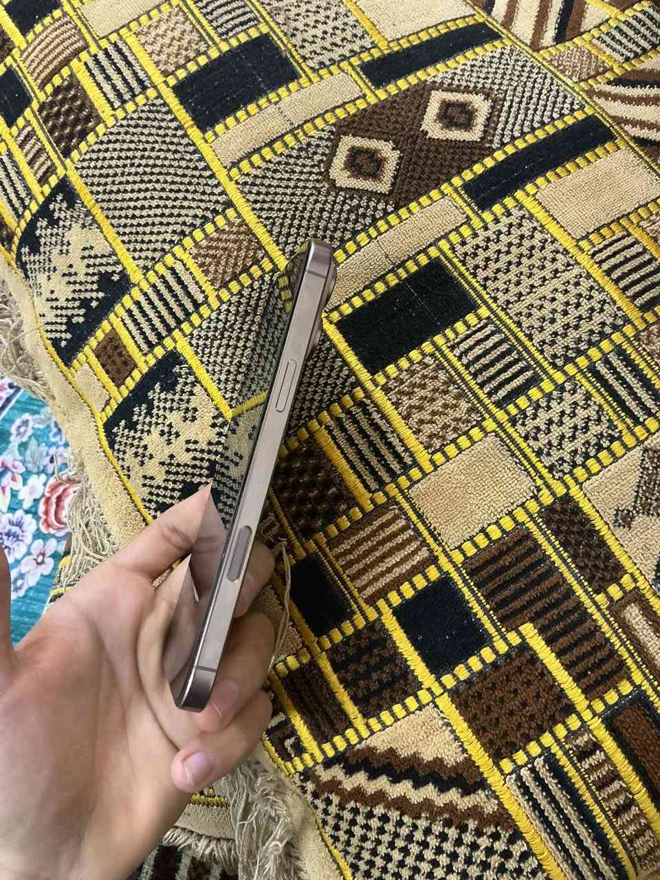 السلام عليكم اخوان  آيفون 16 برو ماكس بطاريه ١٠٠شرق اوسط بعده داخل الضمان  عدد دورات الشحن ١٠٧  مكاني محموديه ***********
