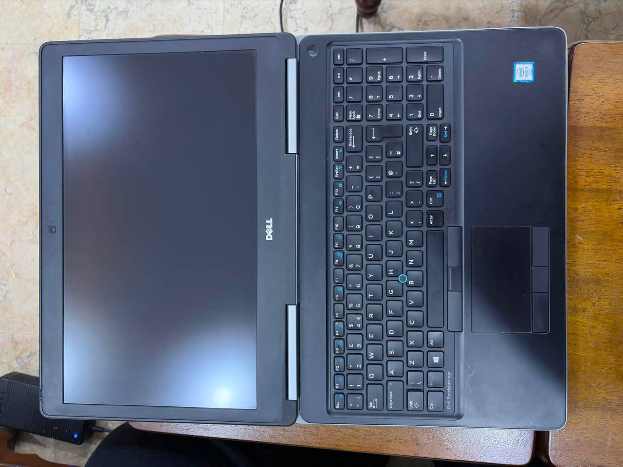 لابتوب dell للبيع
مدة الاستخدام: سنتين
يحتاج الى تبديل بطارية
المواصفات: مذكورة بالصور
اللابتوب جيد جدا للاستعمال المكتبي
او الطلابي 
و للالعاب بنفس الوقت 
يشغل PUBGموبايل 60فريم اعلى اعدادت
العنوان: مدينة الصدر قطاع ٦٧
رقم التلفون: ***********
السعر: 500,000 الف 
التواصل واتساب

