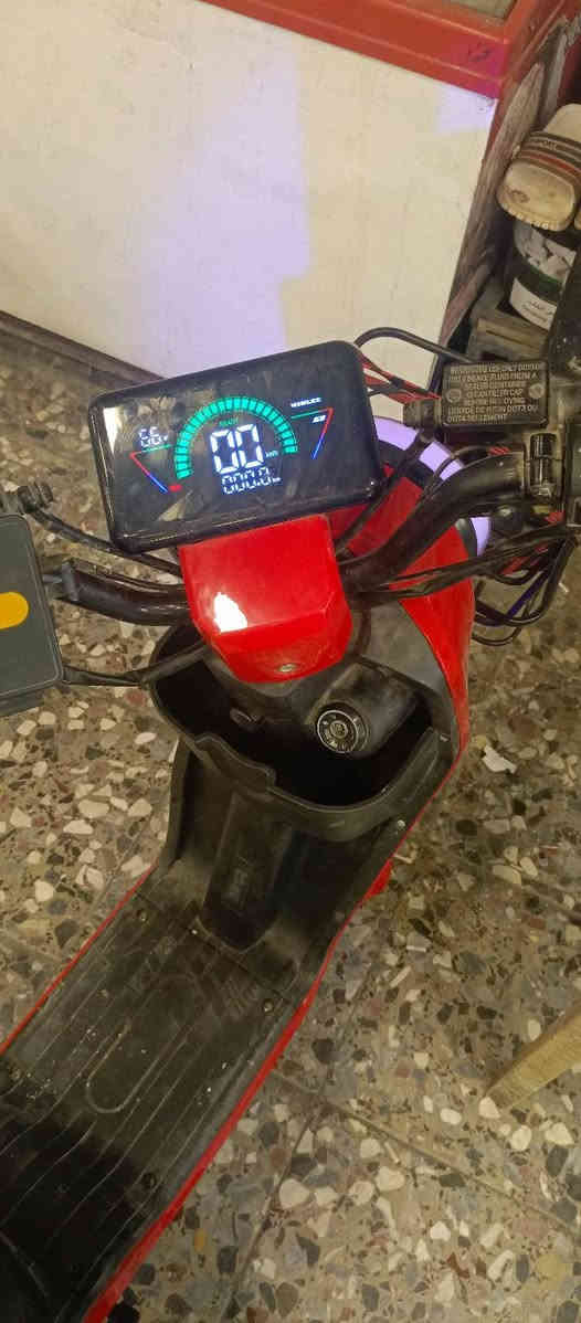 السلام عليكم اخوان عندي باسكل شحن كلش نضيف
نضافه 90% /////سرعه مالته 109 //رايده 350 وبيه مجال قليل 
العنوان كربلاء، على طريق كربلاء، بغداد يم عمود 55 جامعة الزهراء 
اليشتري خل يتفضل اتصال ***********
متواجد على الفيس وحياكم الله
