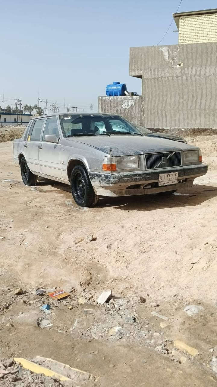 السلام عليكم  لبيع او مراوس فالفو موديل 86 رقم نجف سياره حلوه
دواخل جدد بلاديه تخم تاير باتري عوزه ترتيب بصيط
سعر48وبيه مجال رقم لها تف ***********
