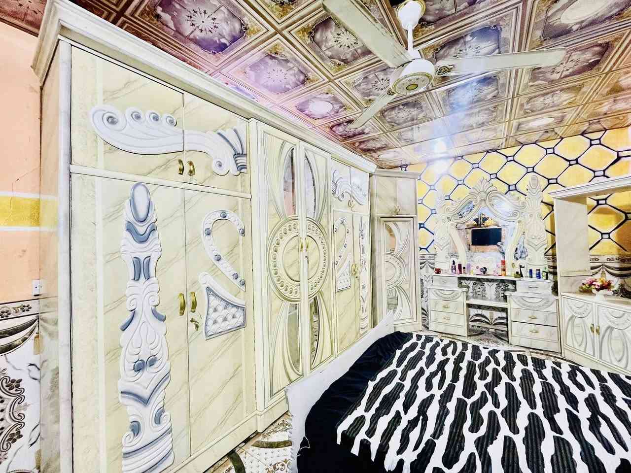 غرفه عراقيه تسكام  مشترينه مليونين ونص نريده مليون وربع غرفه ضخمه كلش رجآ مو شراي لا يتصل ***********
