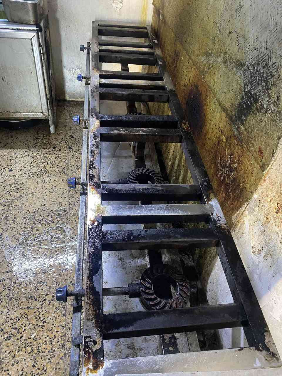 طباخ سل ستيل ٥ عيون
شغال طباخ 

طول ٢٥٠

عرض ٥٠

للتواصل ***********
