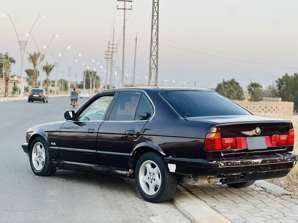 السلام عليكم 
BMW للبيع 
الموديل 93
رقم نينوى سنويه عظم عاج 
صبغ جماليه 
تخم تاير جديد
كهربائيات كلها شغاله 
كير محرك شرط 
العنون تكريت فلكه الفرسان 
الاستفسار ***********
