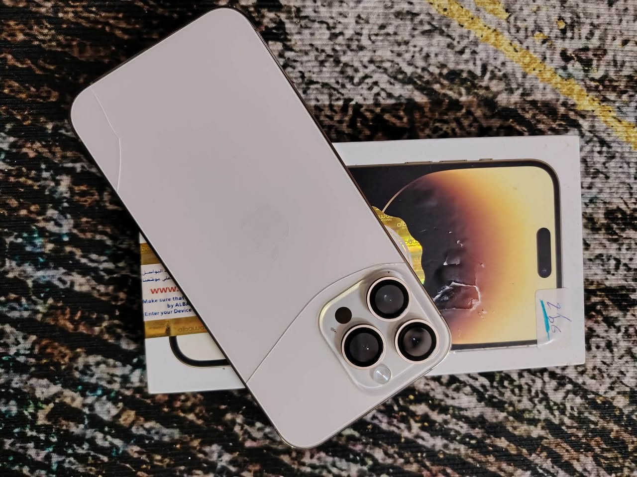 سلام عليكم iPhone 14 Pro ماكس جهاز ذاكرة 256 شرق أوسط شريحة خط واحد للبيع تواصل على الرقم بطارية 72 ///*********** نموذجAAA￼
