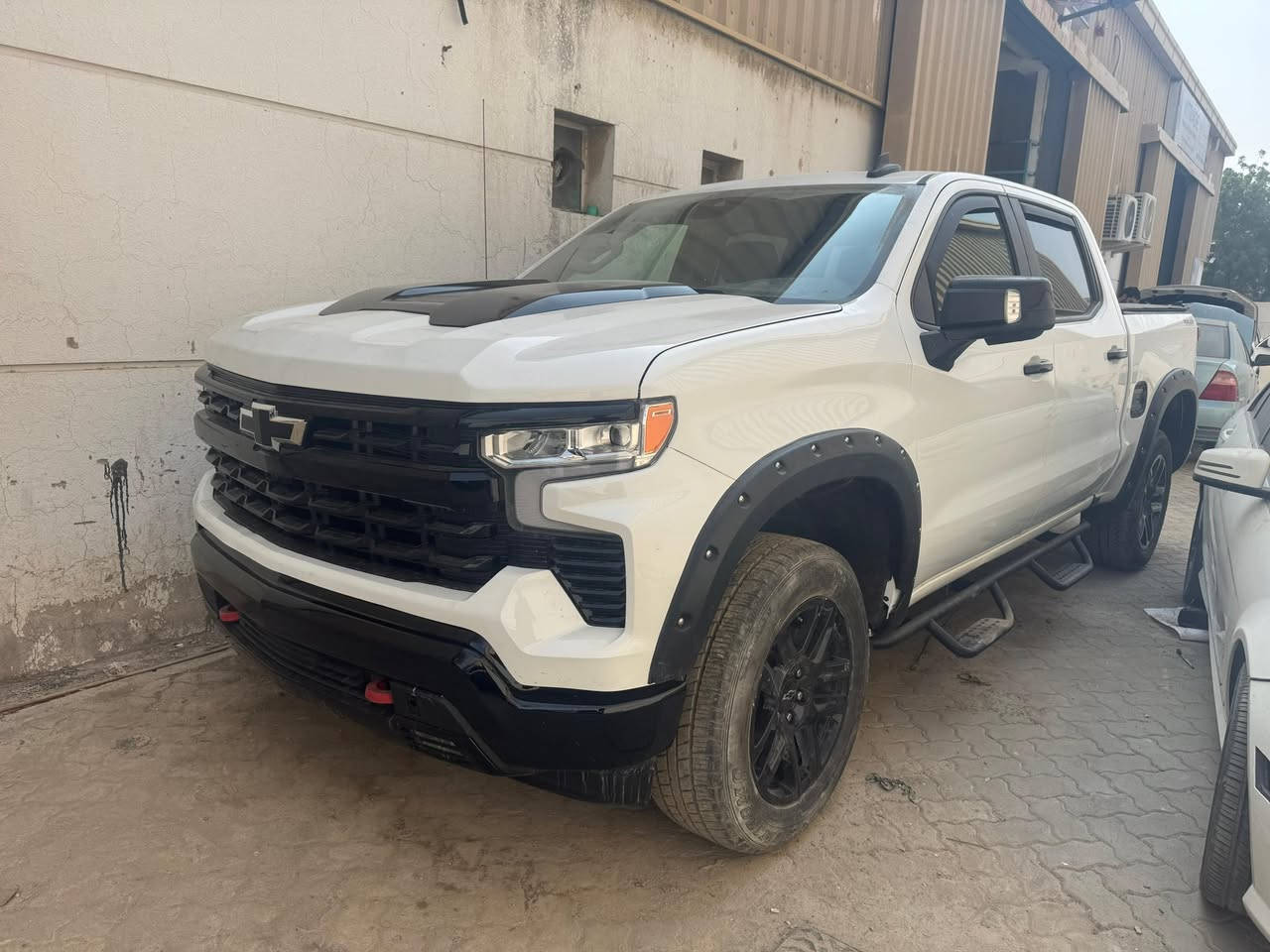 السلام عليكم
سلفرادو موديل 2024
فىه Z71
فول مواصفات عدا الفتحه
ماشيه 11 الف ميل
حاليا بالشحن 5 ايام اطب بغداد 
الحادث جاملوغ وبنيد
السعر مرقم وكامل 298 تخلص بدون رقم 278
***********
