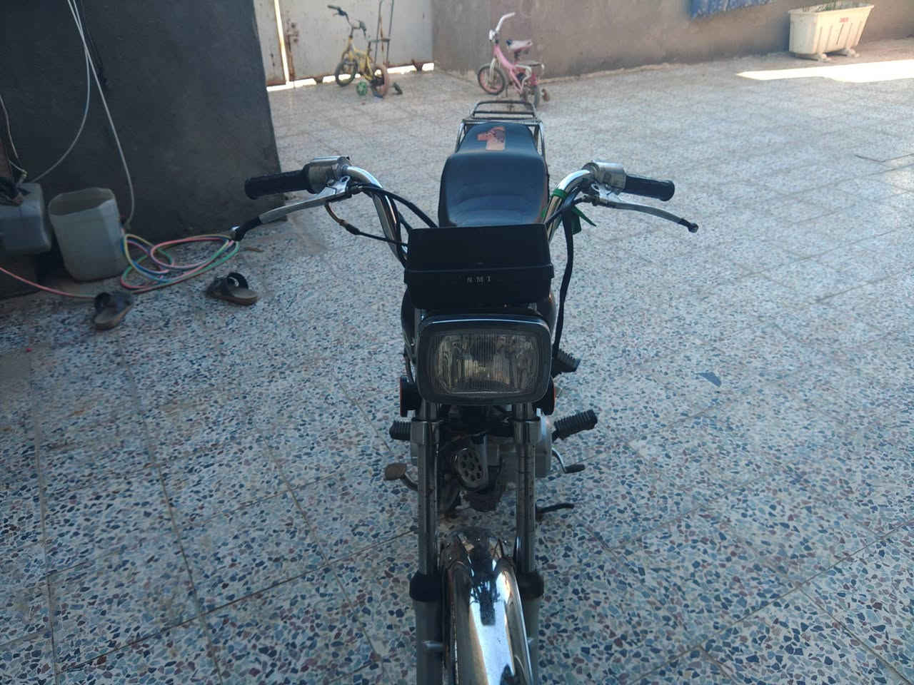 دراجه يرانيه نامه البيع بدون 
كله جديد واصلي 25 بس الشاصي قديم السعر 750 وبيها
مجال قليل رقم 
***********
