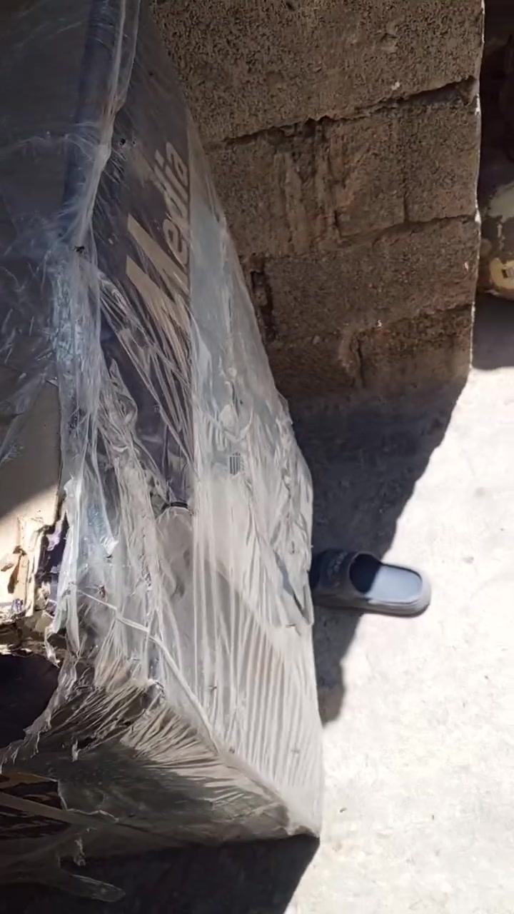 سلام عليكم مبردة جديده بعدها بلجيس وعارضه شغاله على فحص للبيع عنواني سبع اقصور شارع ابو رقم الهاتف ***********غير متواجد على الفيس شراي اتصل السعر بلخاص
