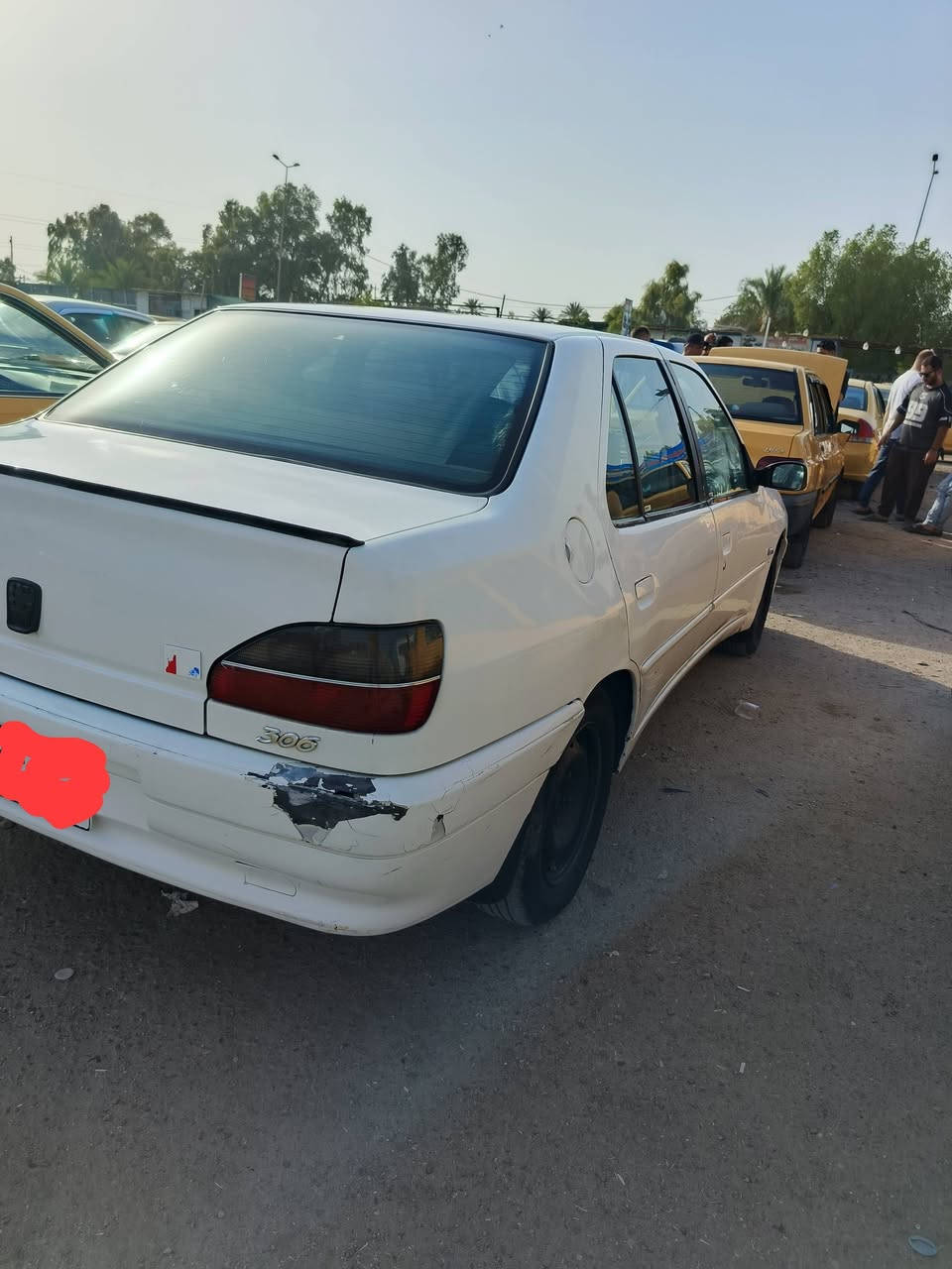 السلام عليكم بيجور للبيع ٣٠٦ موديل ٢٠٠٢ بأسمي مثل مموظح بالصور كير ومكينة مكفولة.... التبريد شغال بس بي مشكلة بسيطة بالبورد السيارة عارضها ب ٤٠ وبيها مجال متوفر واتساب  *********** مكان السيارة بغداد شهداء البياع. +فديو كامل للسيارة.
