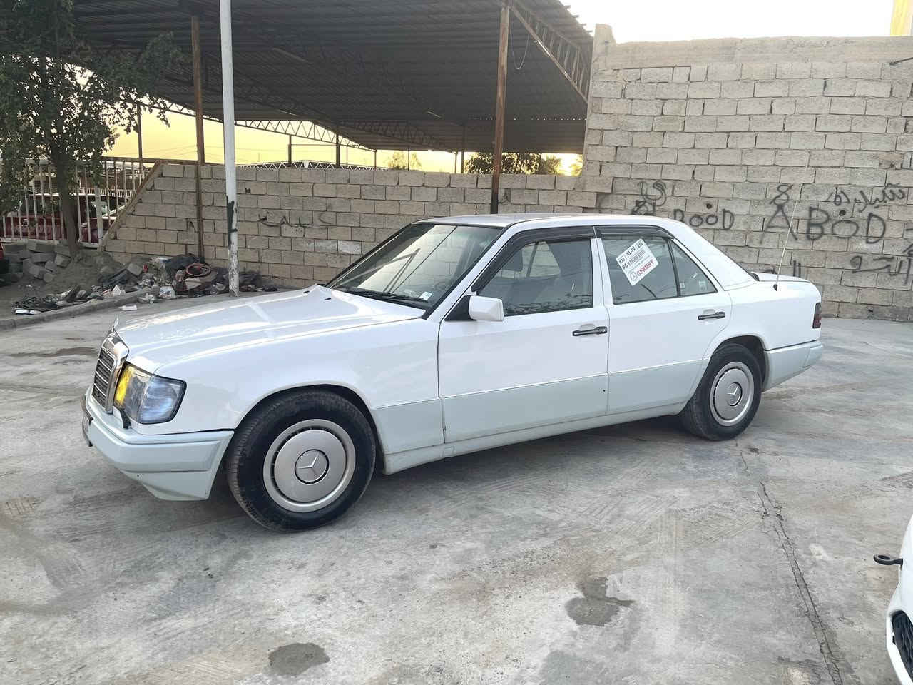 سلام عليكم 
مرسيدس دب 300 موديل 1988 محرك VVT 3000 جديد 
كير تخم تاير جديد كهربائيات كلها شغاله اريل كهربائي شاشه كأمره سنتر لوك صبغ جماليه قواعد معمره رقم أربيل دولي سنويه جديده شرط التحويل مكاني سامراء السعر 48 بيها مجال لشراي ***********
