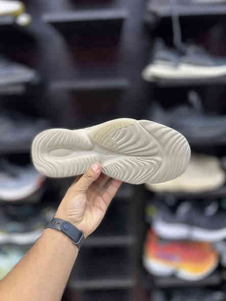 ماركة ERKA
طبي خفيف
قياس 43
السعر 20
نضافه 95‎%‎
العنوآن نجف ملحق الروان 
توصيل 🚚 محافظات 6 داخل النجف3 
*********** واتساب
