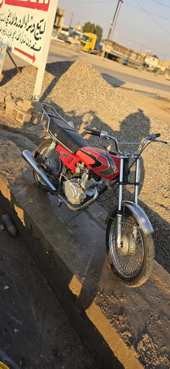 سلام عليكم دراجه للبيع مكان بغداد نهروان سعره ٢٢٥مكلف بل نشر خابر ودلل ***********
