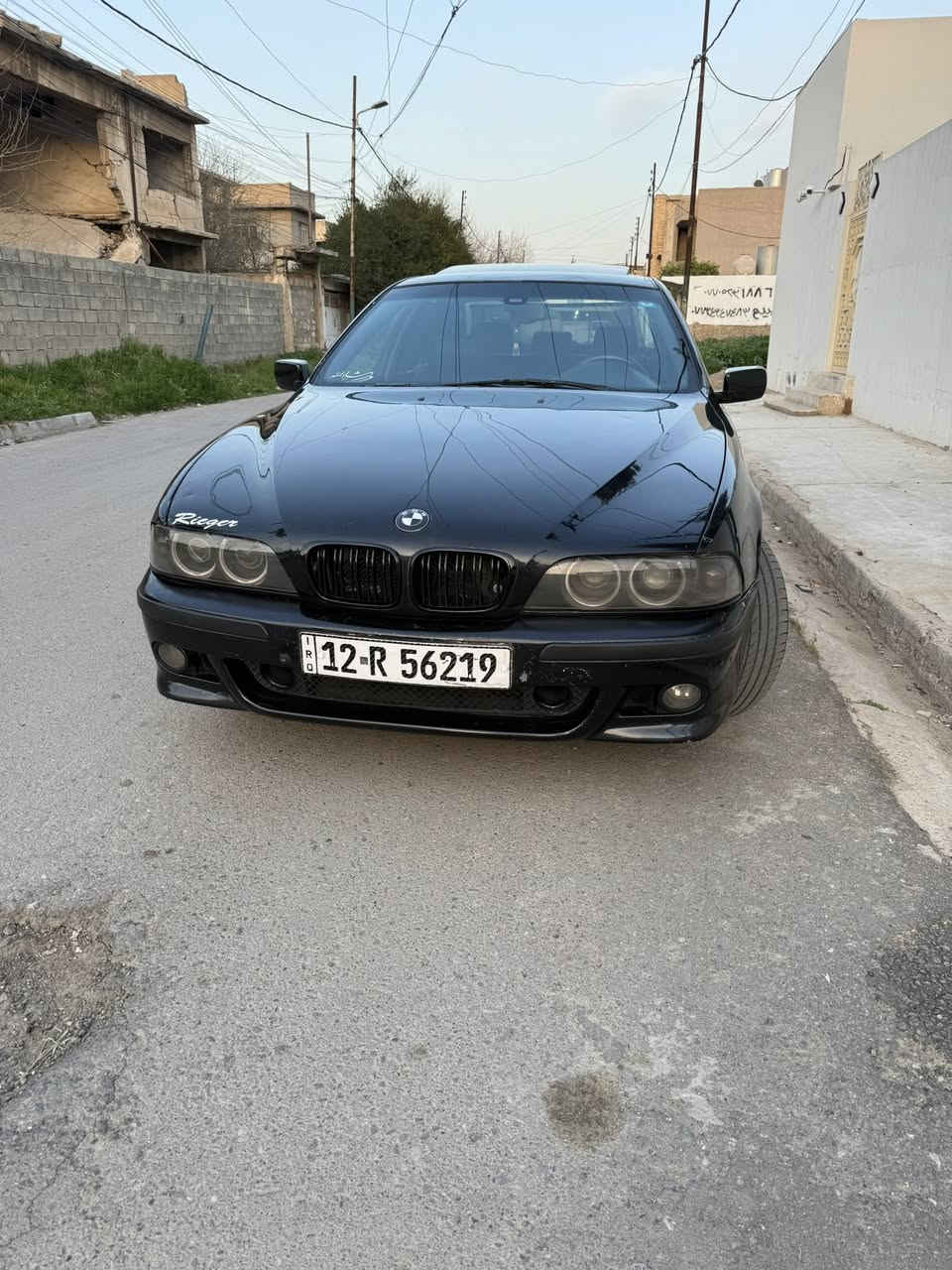 السلام عليكم بي ام صقر للبيع موديل 2000 حجم 528 سياره فول تبريد تدفئه شغال سلايت صبغ 3 قطع فقط بدون ضرر طخم تاير جديد كير محرك شرط التحويل مكان موصل حي الطيران السعر 90 وبيها مجال متواجد على الهاتف ***********،، ***********
