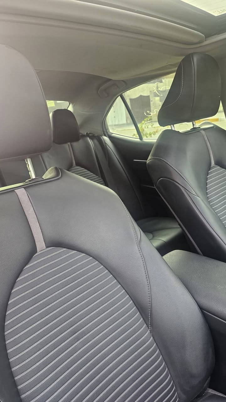 سلام عليكم
كامري ٢٠٢٤ بانزين se بلس دخول جديد ماشية ٢٨ بيها تبديل بنيد فقط سيارة فول مواصفات وموضحة بالصور رقم فحص مؤقت السعر ٢٢٠ ورقة 
للاستفسار
***********
