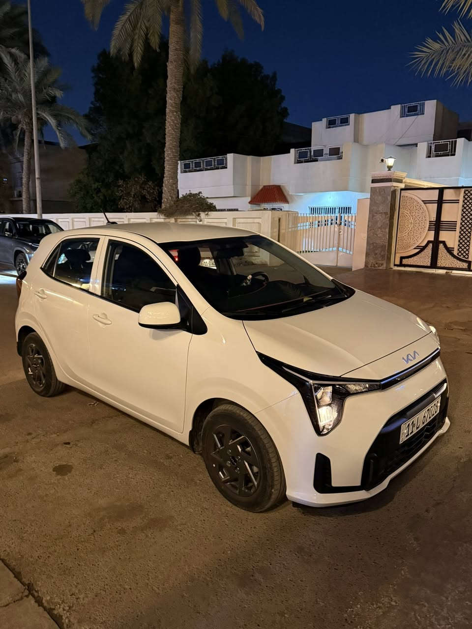 بيكانتو
السلام عليكم 
كيا بيكانتو موديل ٢٠٢٤ خليجي مكفوله كفاله عامه 
لا صبغ ولا بارد ولا رصعات 
ماشيه ٤٠٠٠ كيلو فقط
مكينه 4 سلندر 
شاشه جبيره 
ويل كب 
كامره اصليه 
تحكم ستيرن 
كار بلاي 
دشبول شاشه ديجتال 
مكانها بغداد اليرموك 
السعر 133 ورقه وبيها مجال 
***********
