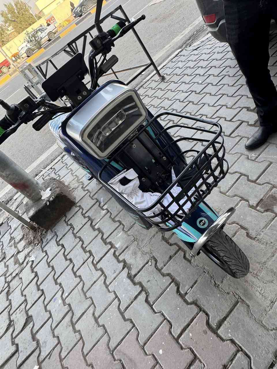 پاسکل شخن R7
هیج کیشەی نیە  هەموو شتی بە شەرت   

تایەی تازەیە 

زینون و لید   

نیزام R و P 

ناونیشان فیلق  

١٢٠٠ روهیوە  
سعری ٤٣٠ مجال
***********

***********
