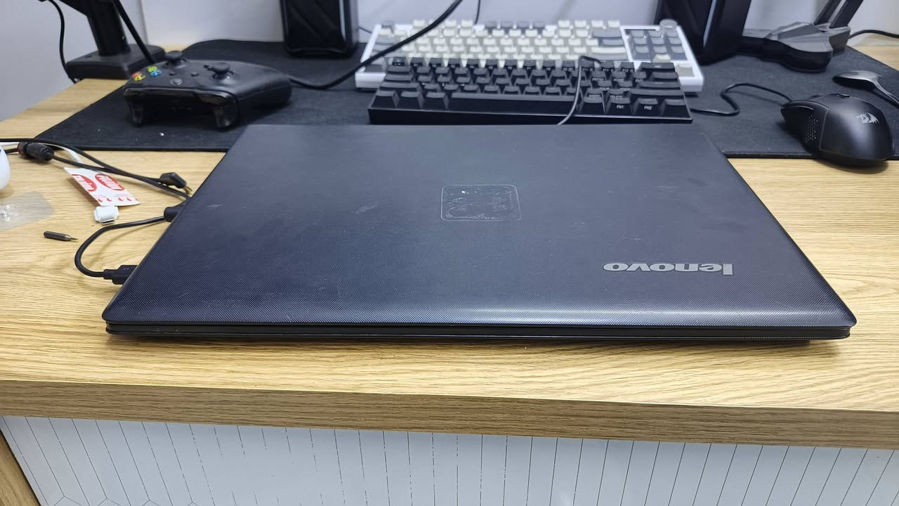 السلام عليكم لابتوب لينوفو مستعمل للبيع بسعر مناسب جدا
السلام عليكم
لابتوب لينوفو للبيع للتصفح او الدراسة او العمل المكتبي المواصفات:
معالج i3 جيل السادس
رام 4 كيكا
هارد 500 كيكا
كارت شاشة 2كيكا
 الابتوب بدون بطارية و يجي وياه شاحن اكو 4 ازرار على الكيبورد ملزوكات و يشتغلن و بيه وايفاي و بلوتوث و شاشة كبيرة و وزنه مناسب 
السعر: 100 الف 
مكاني بغداد الاعلام
للتواصل على الواتس او الماسنجر ***********
