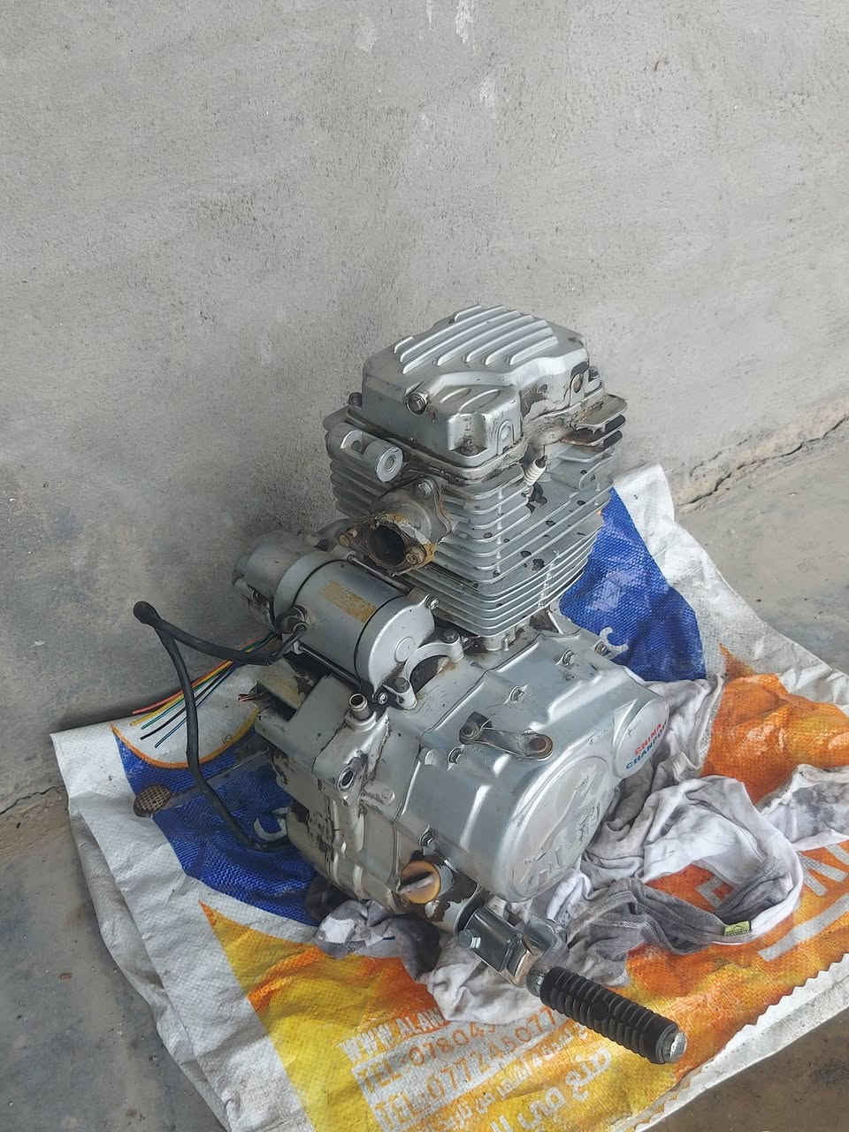 ***********
محرك شاينك ابو الفهد يرهم للدراجه وأساسا مال ستوته 
مجفت جديد تجي تفحص يله تاخذ سعره ١٠٠ الف ويا كابريتر
