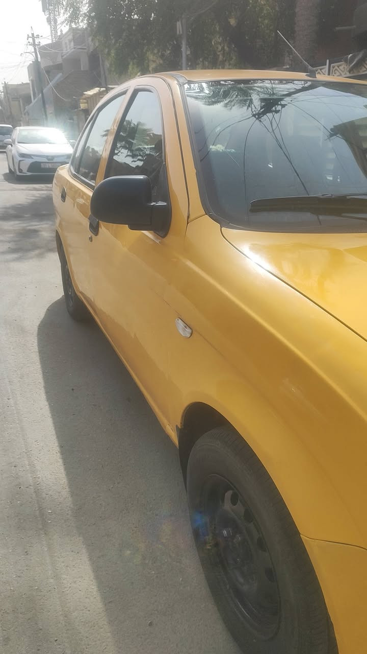 السلام عليكم
طيبه موديل 2015
 مكينة وكير محور كورلا ياباني
 كشر نظيف
 صدر نظيف
تخم تاير جديد 
تراية حلو 
.هيئه عليها سنه 
غرامات امصفره
 سنويه نهاية 2028 
بيها طخه بالجاملغ الخلفي جهت السائق
 شواصيها مال شركه 
رقم دولي 
سعرة 35$ وبيها مجال 
العنوان بغداد 
الرقم ***********
