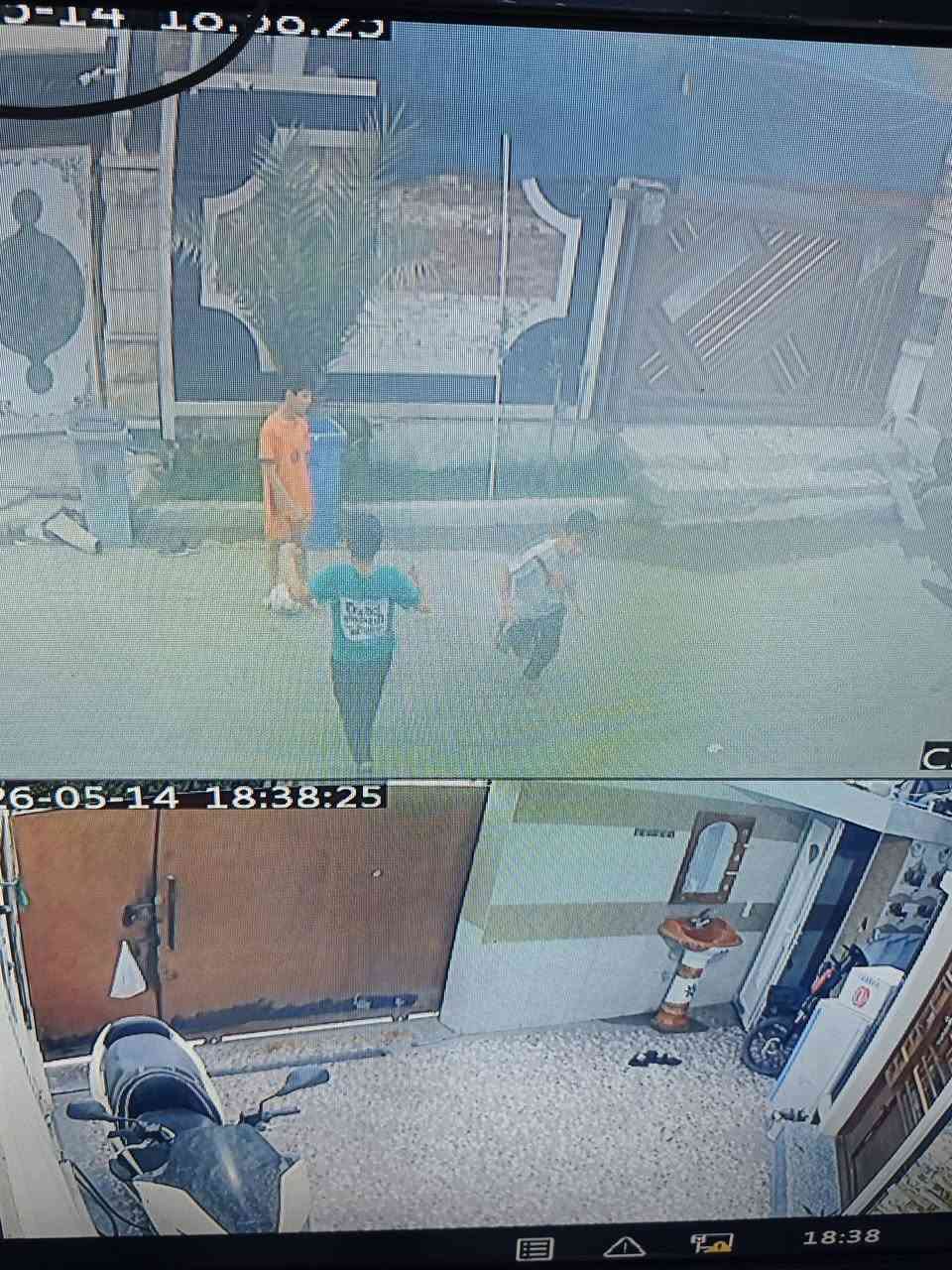 📢 للبيع كامرات مراقبة سستم كامل – بحالة جيدة نوعية الشركه راقيه BIueStorm
🔹 عندي نوعيتين من الكامرات:
سستم 2 جهاز، كل جهاز يشغل 4 كامرات
النوع الأول كامرات بيها فلاش + صورة وصوت
النوع الثاني نفس الشركة لكن حجم أكبر وبيها فلاش + صورة وصوت
🔸 الملاحظات:
بيها فقط قطعه بيهن تغويش خفيف ومتقطع فتره قصيره
كامره وحدة ألوانها أبيض وأسود
حسب كلام الفني ترجع طبيعي من الإعدادات وما بيها عطل مهم
واكو صورتين مغوشه بصوره كامره بسبب تصوير مو سبب كامرات
🔹 وياهن وايرات بقياسات مختلفة، تنفع للمسافات البعيدة
📍 الموقع: بغداد – البلديات
📞 للتواصل: ***********
. متوفر توصيل لكل محافظات العراق

 سعر السستم الواحد 150 وبي مجال أرجع انوه كامره ما بيها مشاكل
