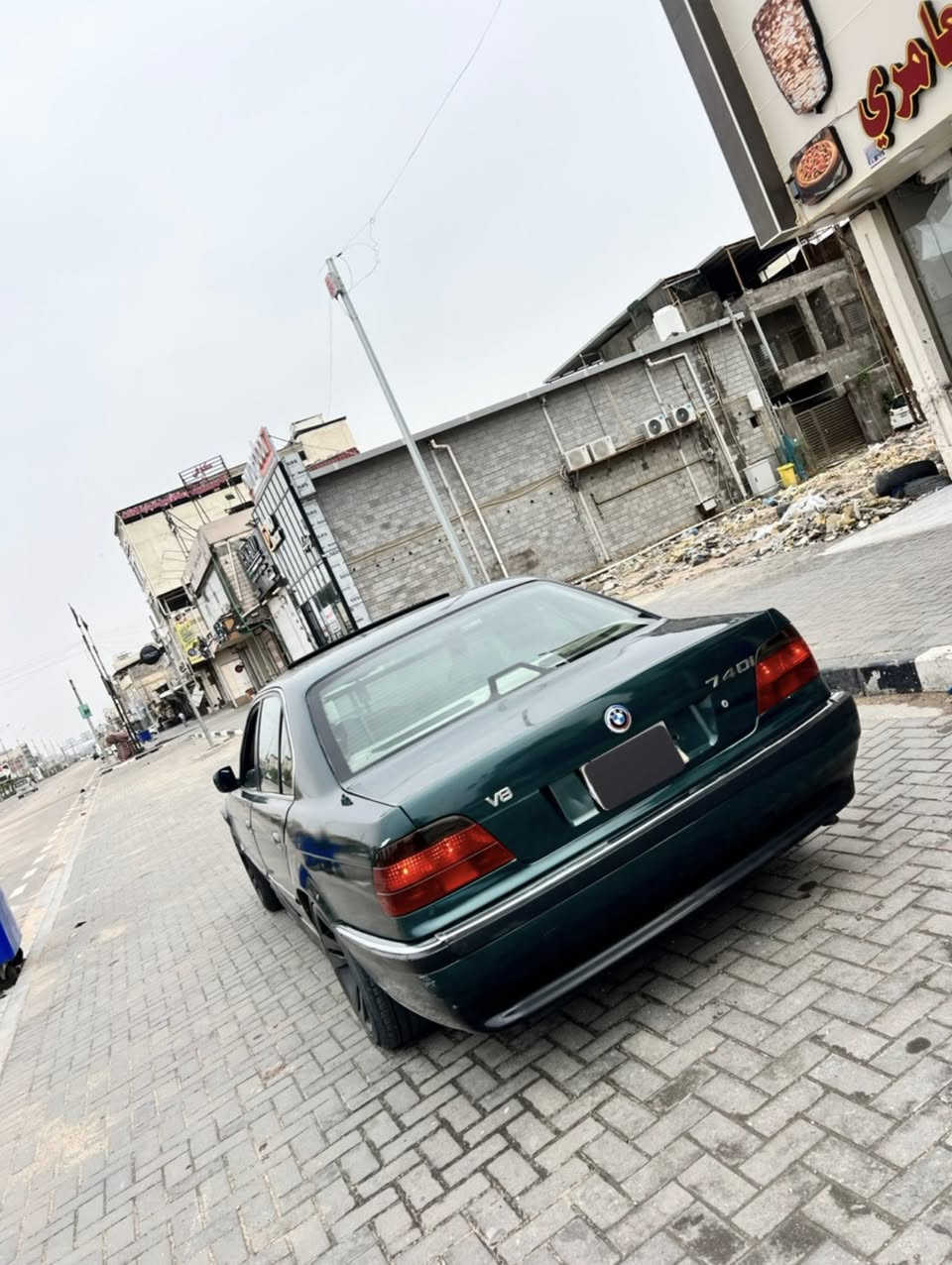 السلام عليكم 

بي ام كاسحه E38.                 حجم:740i

موديل 2000 اصل اصل سنويه وبليته

محرك. 44 داينمو هواء  

كير ومحرك نعمه من الله 

تبريد❄️ شغال وحلو 

رقم بصره مشروع وطني تحويل مباشر 

گفاله من الظربهـ القوية 

✅ سلايت جام طكتين تشغيل تلقائي

✅مري قلاب مع البك

✅جنطه شفط 

✅صاج ملكي
✅تحكم كشنات 

 ✅عده صندوق بلادي 

✅تخم ويلكب اصلي مختم bmw + تخم تاير

✅لايت زينون على العالي

✅هيترات جام جانبي

✅نضام ترميش لايت بلادي مع فتحه سوية

كهربائيات بلاد لا جطل ولا شي 

⚜️غرفه نظيفه و مرتبه. عوزه ملاحظات بسيطه. +بطانه باب سائق مو مرتبه البقيه نظاف. وتحكم جام ساعه يشتغل وساعه يوكف يرادله تبديل. 

💯جام اربعتهن شغالات ينزلن ويصعدن. يدات الأبواب كذلك اربعتهن شغالات من داخل وخارج 
 
حداده الاماميه صدر نص عمر  يرادلها تبديل 

 حداده صدر خلفي ممتازه و نظيفه 

  السعر :67 وبيه مجال لشراي يتصل ويجي يكلب
عنواني : البصره. للأستفسار***********
