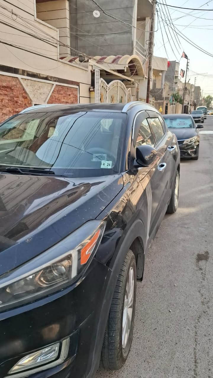 السلام عليكم .. توكسان وارد امريكي اللون اسود ماشية ٤٨ الف ميل بيها قطعتين صبغ .. السيارة فور ويل .. اوتو هولد .. هاند بريك بصمة .. المحافظة على المسار .. رادار امامي تحذير من التصادم .. رادار جانبي .. كروز سرعه .. درايف مود .. للبيع بسعر ١٤٥ ورقة وبيها مجال .. للاستفسار الاتصال على *********** .. موقع السيارة بغداد الكرخ
