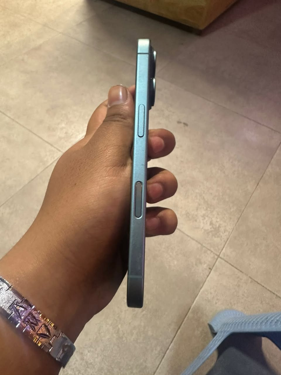 ايفون 16عادي بطاريه96مكفول من كلشي بعده داخل الضمان ينتهي بشهر السادس النضافه99%الذاكره 128مكاني بغداد الامين 
***********
بيع او مراوس
